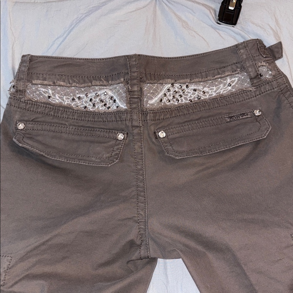 Miss Me Capri Y2K Lowrise cargo with lace, rhinestones and Pickets. EUC size 26 - Picture 11 of 14